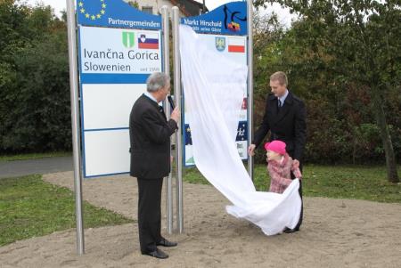 Odkritje obeležij pobratenih občin.